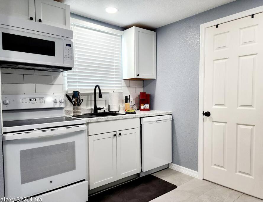Private Getaway Studio ! Lakeland Exterior photo